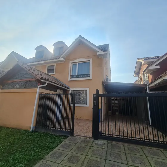 Casa 4 Dormitorios 3 Baños. Rojas Magallanes La Florida