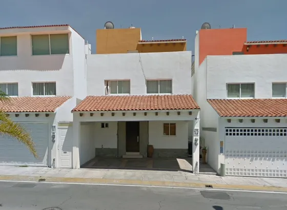 Casa En Venta En Puerta De Hierro, Pachuca Hidalgo Clv2