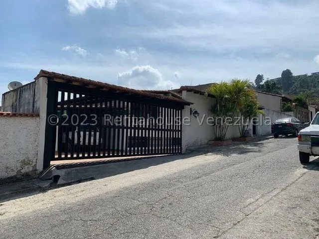 Se Vende Casa En Prados Del Este Mls #23-24797
