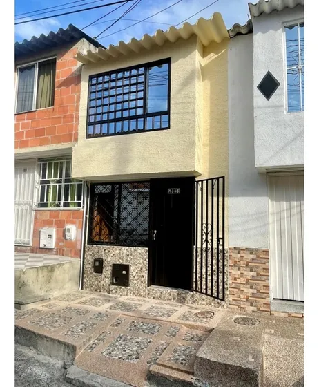Venta Casa De 2 Niveles - Barrio Quintas De Los Andes