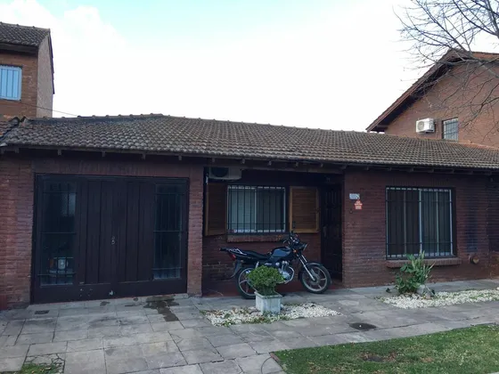 Chalet En Ph Barrio Colcas