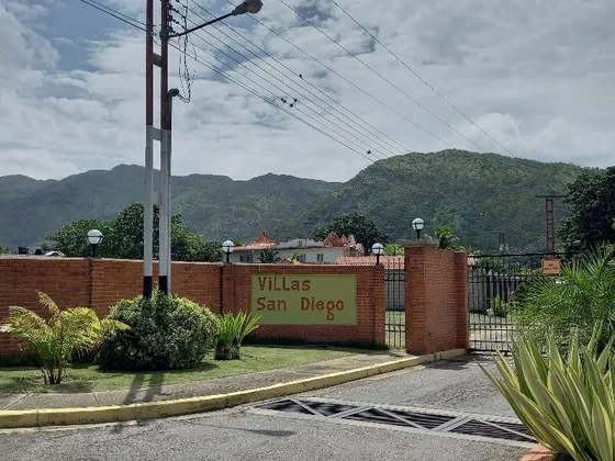 Terreno En Urb. Villas San Diego. Vende Crismelia Castillo  Plt-215