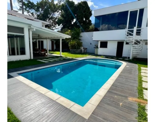 Se Alquila En Altamira Casa 1000m2 4h+s/5b+s/3p