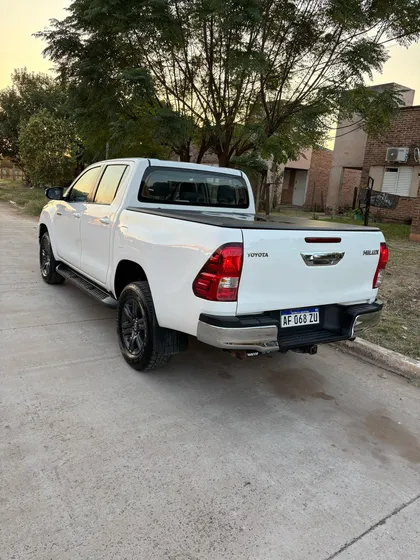 Toyota Hilux 2.4 Cd Sr 150cv 4x2
