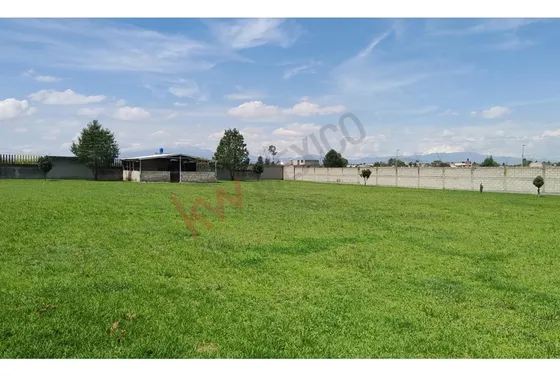 Terreno En Venta Con Cabaña De Madera, Totalmente Bardeado  Excelente Ubicación Cerca Del Li...
