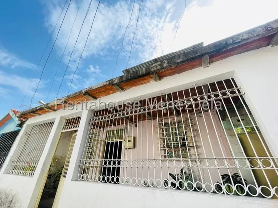 Casa En Venta Ubicada En Caña De Azucar Maracay, Fvina 25-23358