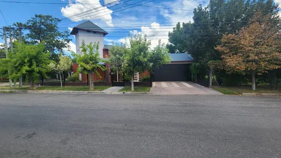 Casa En Venta En Juana Koslay