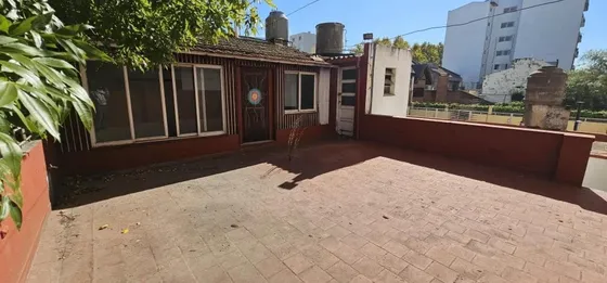 Casa En Venta - 3 Dormitorios 1 Baño - Tres De Febrero