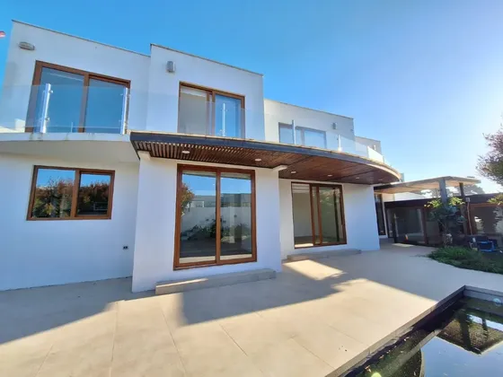 Moderna Casa En Lomas De Montemar