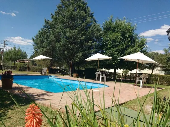 Complejo De 8 Cabañas Con Casa Y Piscina En Nono