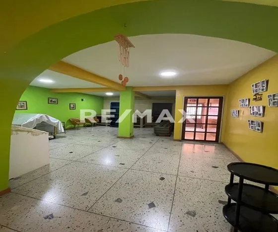 Casa Remodelada Venta La Pastora 248mts/7h/4b