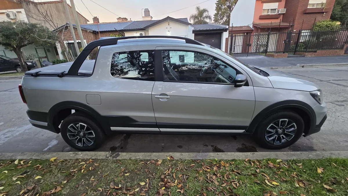 Volkswagen Saveiro 1.6 Cross524354435920046083