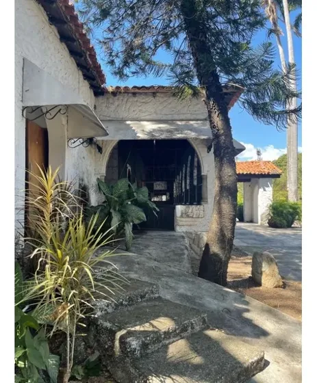 Oportunidad De Oro En La Viña: Macro-complejo Comercial En Venta