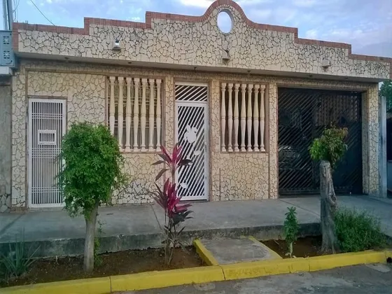 Venta De Casa Con Local Comercial En La Zona Norte De Maracaibo