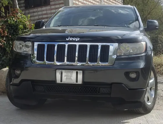 Jeep Grand Cherokee Laredo V6 Lujo 4x2 At
