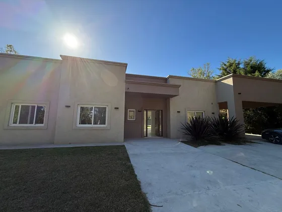 Casa En Venta 4 Dormitorios Casuarinas Pilar Apta Credito 