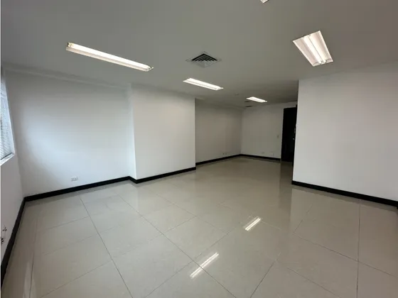 Oficina En Arriendo Por La Terminal Del Sur 