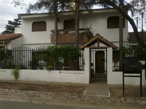 Villa Belgrano: Casa 3 Niveles Apta Uso Comercial