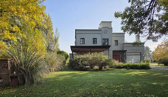 Venta Casa Estilo Campo En Manzanares Pilar, San Francisco