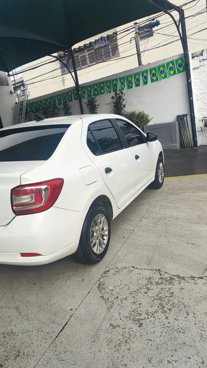 Renault Logan 2021 1.0 Life 12v 4p — foto 3
