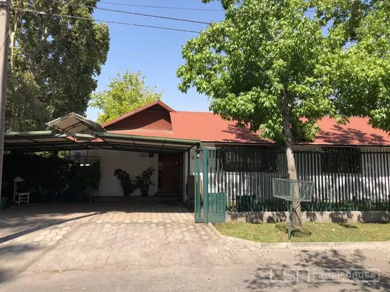Casa En Venta En Av. Colón Las Condes