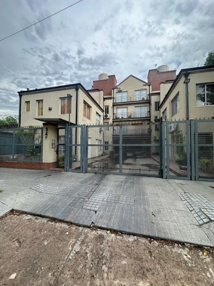 Impecable Departamento Disponible En El Centro De Monte Grande!! Italiani 340 Pb Depto C