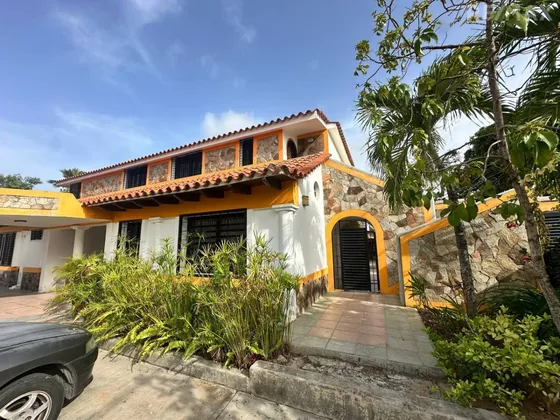 Re/max 2 Mil Vende Apartamento En Sector Camaruco La Asunción, Conjunto Residencial Loncho