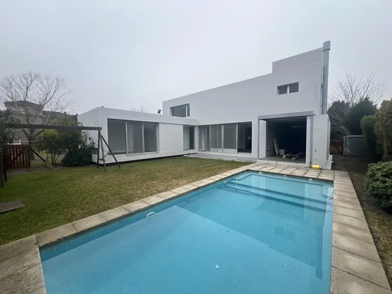 Venta Casa 3 Dormitorios En Las Glorietas, Nordelta 
