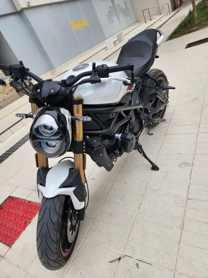 Benelli 752s - Solo 1100km + Accesorios - Sin Detalles