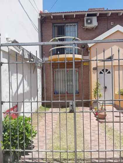 Venta Dupelx 3 Ambientes Con Patio En Lanús Oeste.