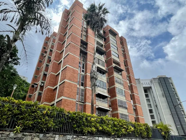 Apartamento Para Alquiler En Santa Paula  #1589