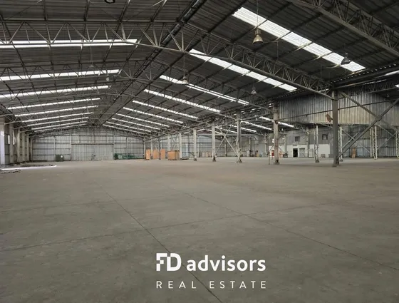 Arriendo De Bodegas En Centro Logístico 2000 M2 - Cabrero