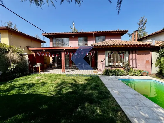 Casa En Venta De 5 Dorm. En Huechuraba