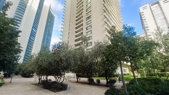Departamento A Pasos De Parque Arauco En Edificio Full