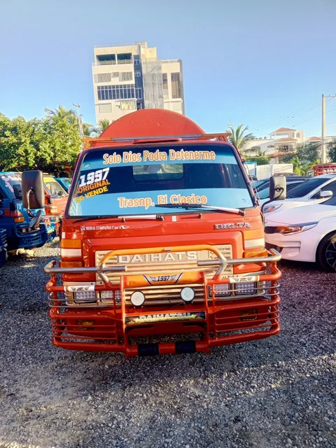 Camión Daihatsu Delta Cama Corta 97 Con Tanque De Agua 