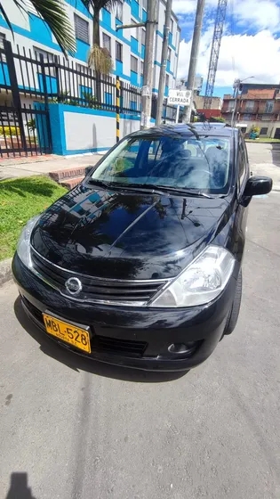 Nissan Tiida 1.8 Premium 5 P