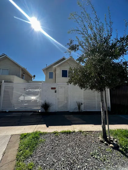 Se Vende Casa Buin Oriente  (86104)