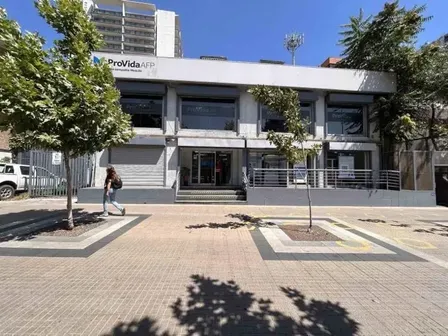 Venta/arriendo De Local Comercial, Las Condes Id 69.809-ret