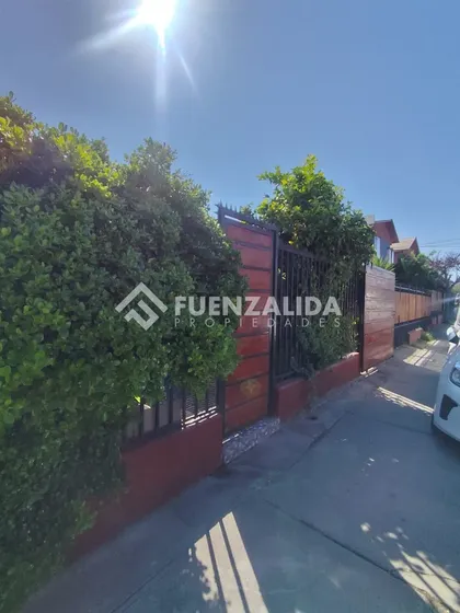 Casa En Venta De 2 Dorm. En Maipú