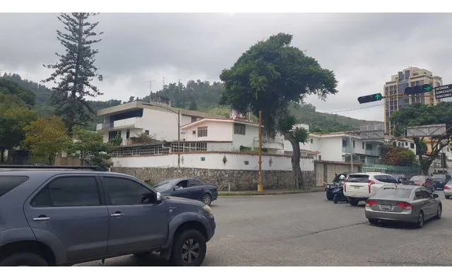 Casa En Alquiler En La Trinidad 630m2