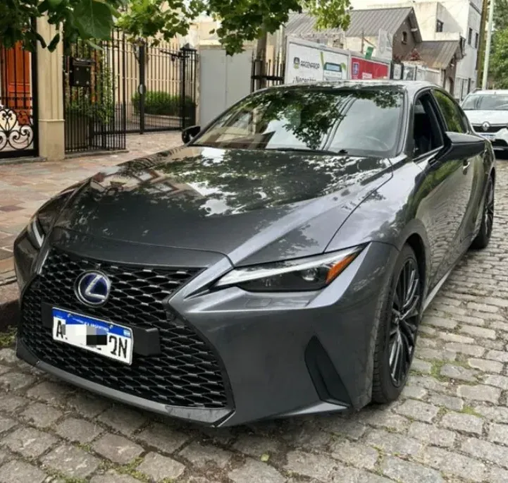 Lexus IS 300h