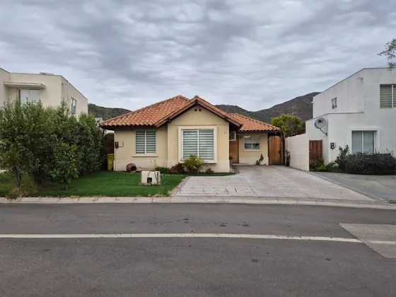 Se Arrienda Casa En Condominio Ayres De Chicureo  Colina