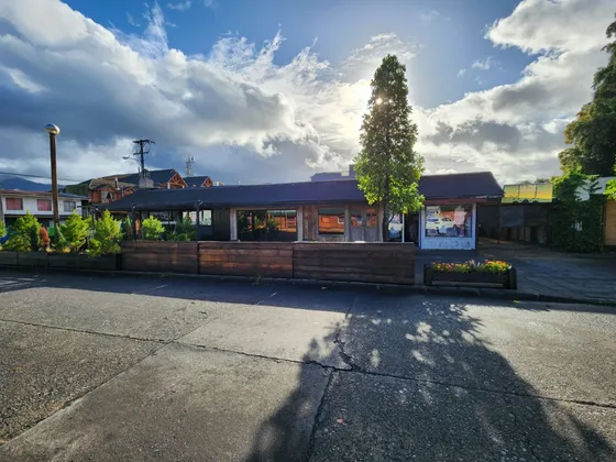 Gran Oportunidad Única En Pucón!  Esquina Comercial En Venta