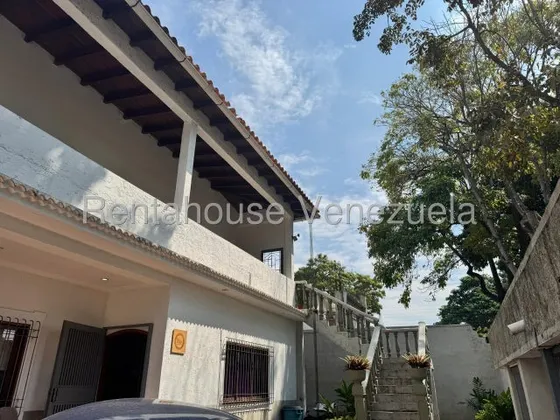 En Alquiler Cómodo Anexo En El Segundo Piso De Una Quinta En La Floresta, Mls 25-8840, Mjs.