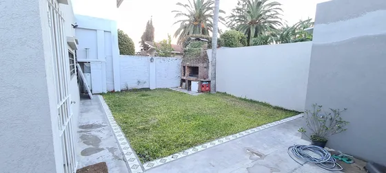 Casa En Venta Haedo 3 Amb Reciclada A Nuevo Con Jardín, Suite Y Cochera