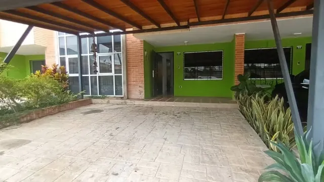 Fany Villasmil Alquila Town House Villa La Fontana - Omi