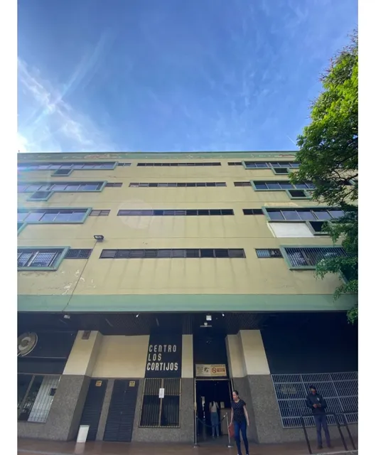 En Venta Oficina De Uso Industrial. 236m2. 4p De Estacionamiento.