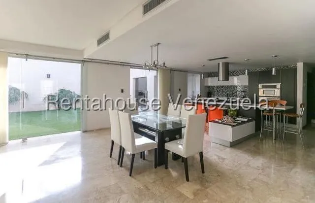 Daniela Linarez Vende Casas Amplia Y Moderna Con Estilo Vanguardista Fresca E Iluminada En Zona Este De Barquisimeto Con Planta Electrica Vigilancia Privada Aire Integral