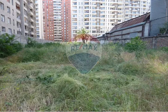 Amplio Uso De Suelo Ubicado En El Corazón De Macul