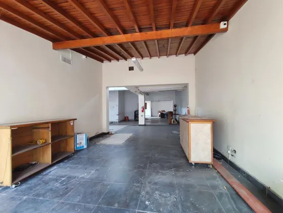 Local En Arriendo En La Playa. Cod A27221